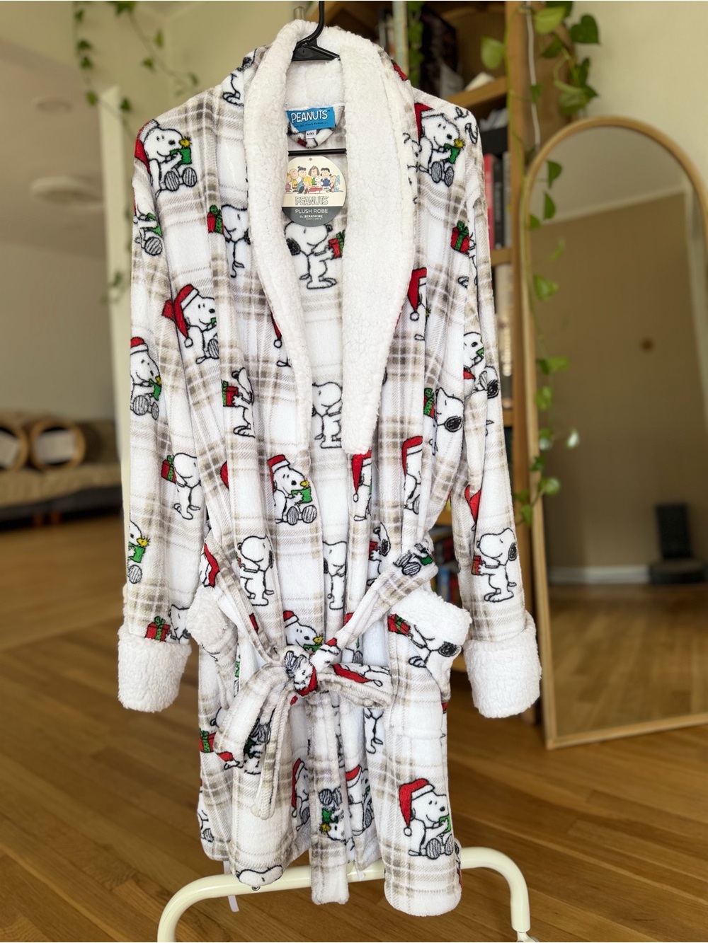 Peanuts White Plush Snoopy Holiday Robe